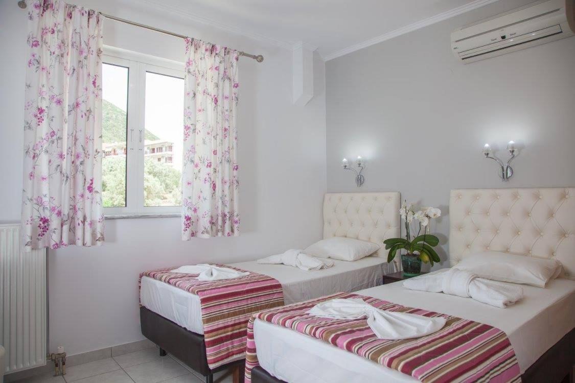 Dimosthenis Apartments Нидри Екстериор снимка
