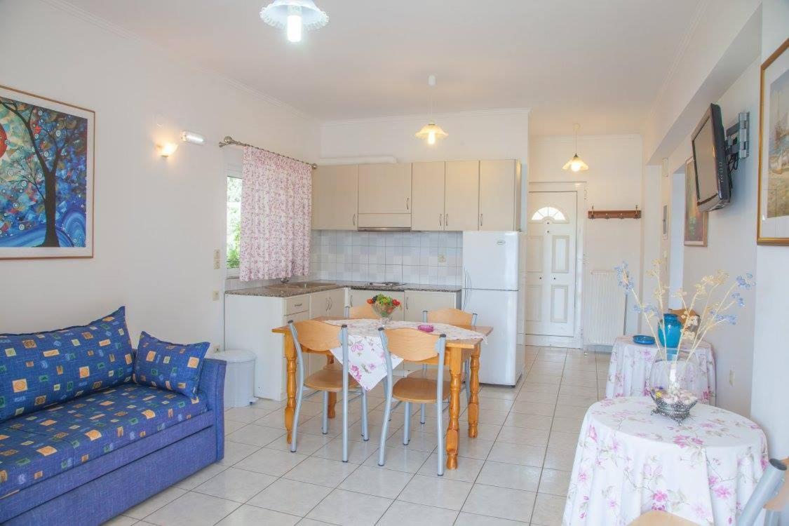Dimosthenis Apartments Нидри Екстериор снимка